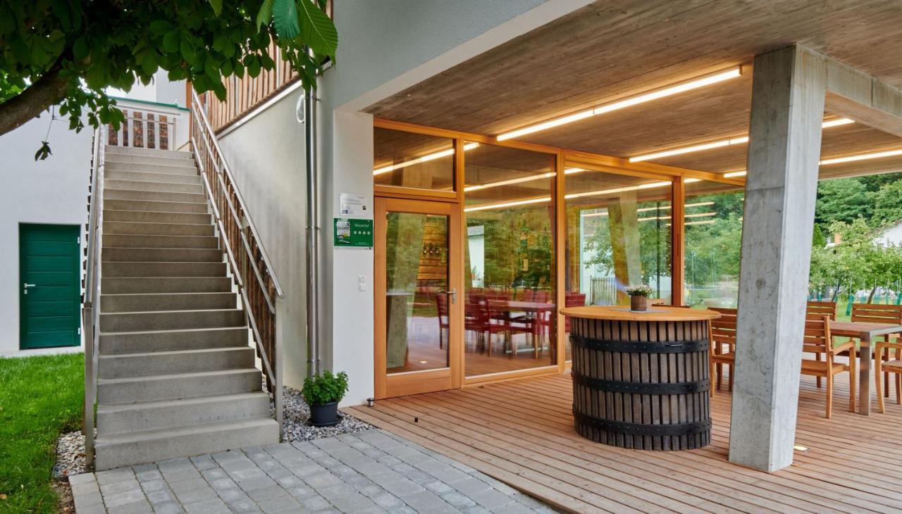 Ferienwohnung Am Weingut Eisenbock Штрасс Экстерьер фото